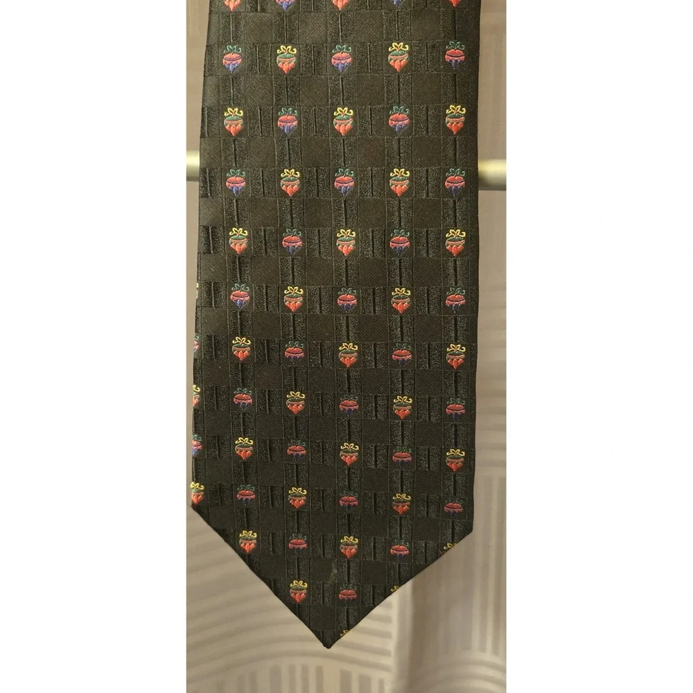Hallmark Holiday‎ Traditions Christmas Ornaments Neck Tie Black with Green & Red